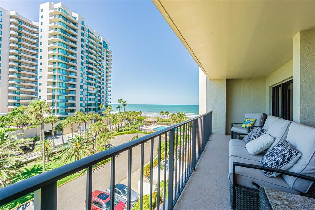 For Sale: $849,000 (2 beds, 2 baths, 1394 Square Feet)