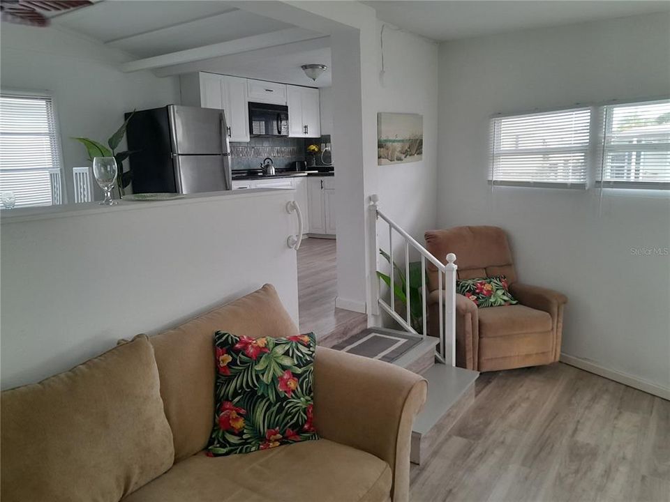 For Sale: $145,000 (2 beds, 1 baths, 682 Square Feet)