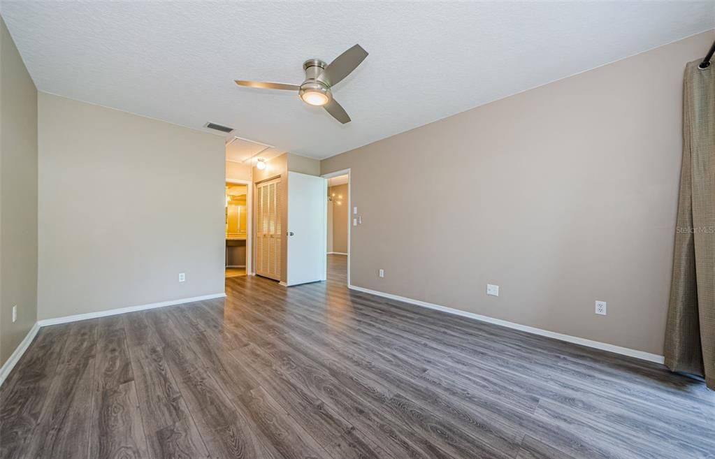 For Sale: $315,000 (2 beds, 2 baths, 1197 Square Feet)