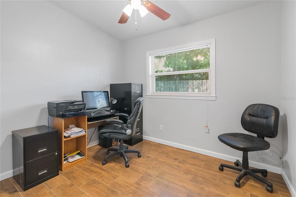 For Sale: $385,000 (3 beds, 1 baths, 1393 Square Feet)