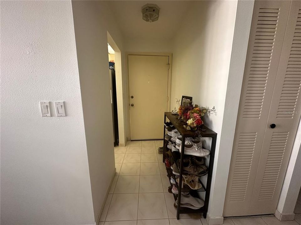 For Rent: $2,100 (2 beds, 2 baths, 966 Square Feet)