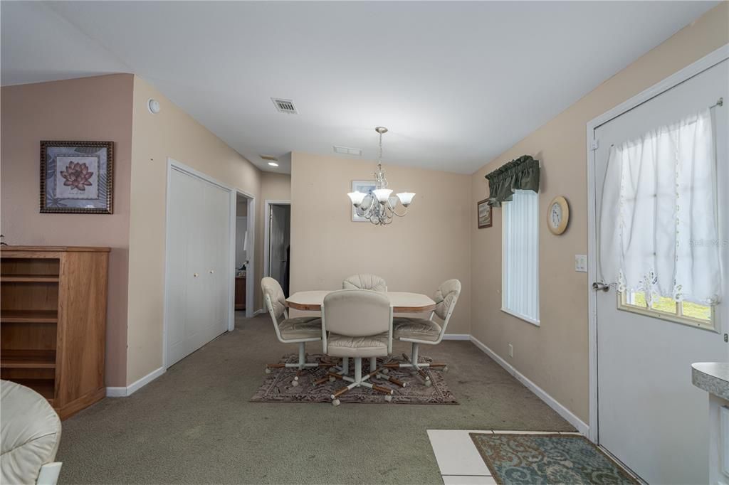 For Sale: $155,000 (2 beds, 2 baths, 1200 Square Feet)