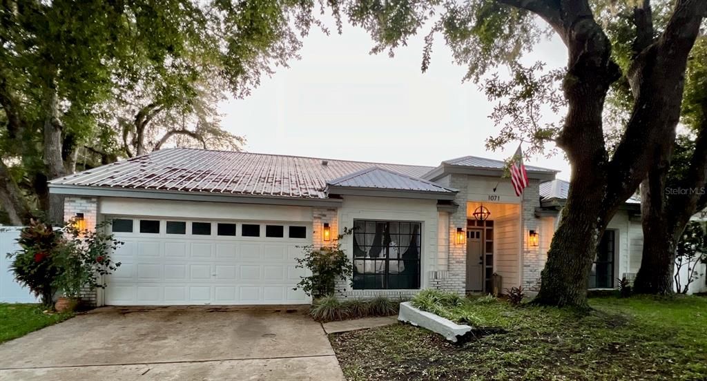 Active With Contract: $3,800 (4 beds, 3 baths, 2499 Square Feet)