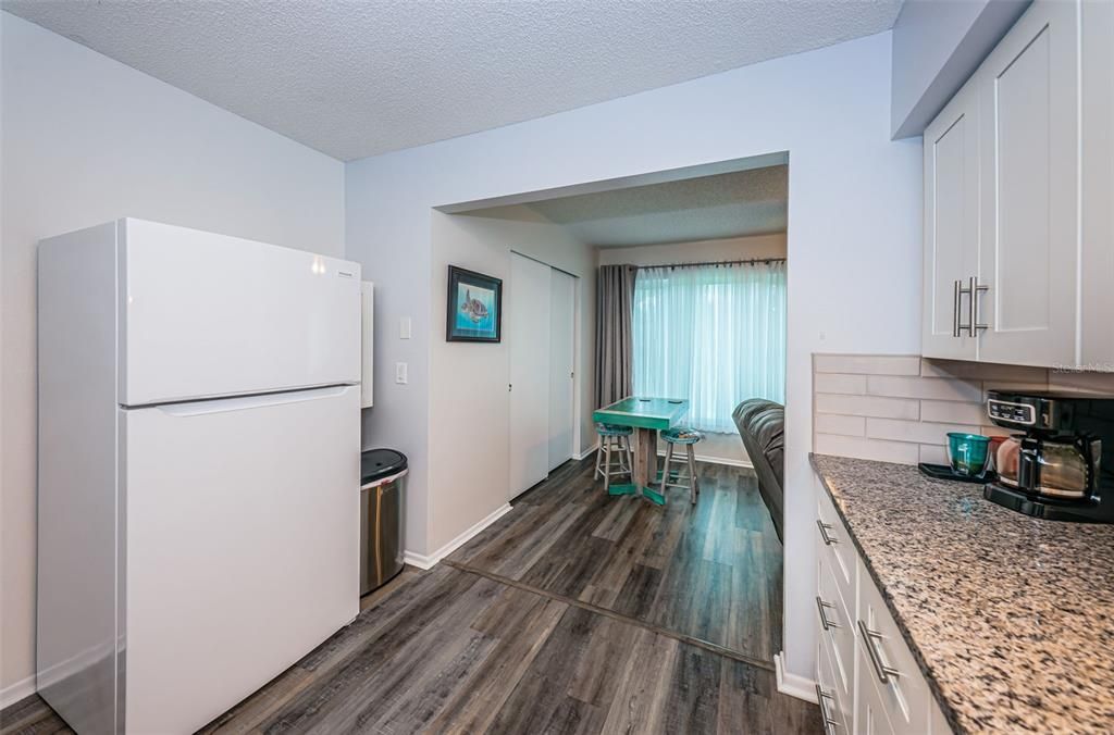 For Sale: $234,900 (2 beds, 2 baths, 1100 Square Feet)