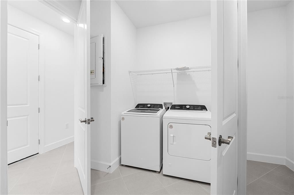 For Sale: $548,000 (2 beds, 2 baths, 2019 Square Feet)