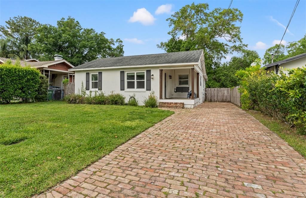 Recently Sold: $399,900 (3 beds, 2 baths, 1092 Square Feet)