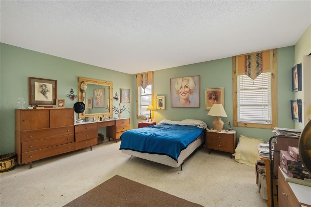 На продажу: $300,000 (3 спален, 2 ванн, 1798 Квадратных фут)