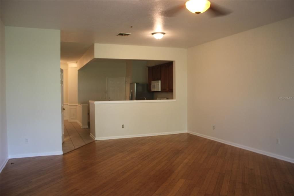 For Rent: $2,250 (3 beds, 2 baths, 1682 Square Feet)