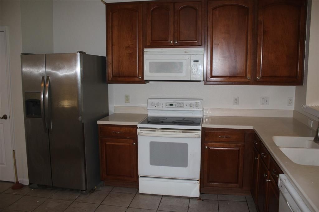 For Rent: $2,250 (3 beds, 2 baths, 1682 Square Feet)