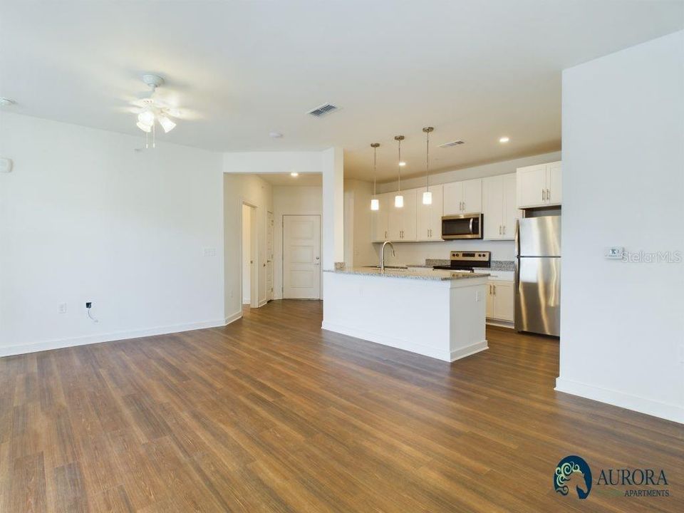 Recently Rented: $1,699 (1 beds, 1 baths, 809 Square Feet)