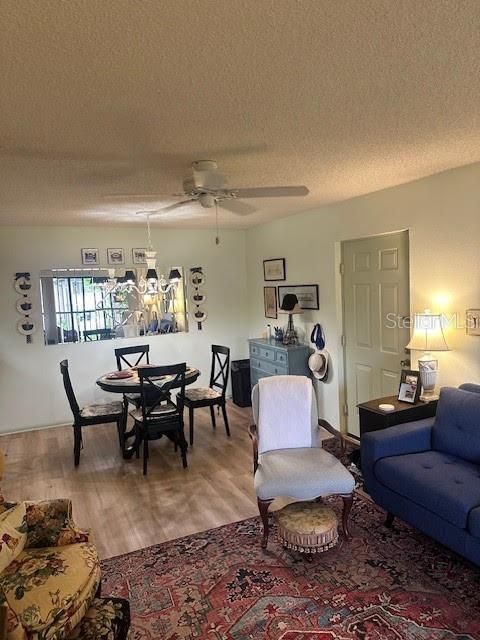 For Sale: $184,900 (2 beds, 2 baths, 899 Square Feet)