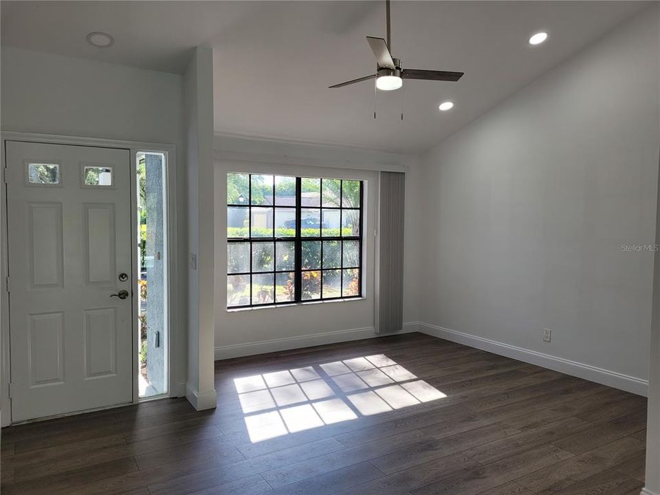 Active With Contract: $3,200 (4 beds, 2 baths, 1644 Square Feet)