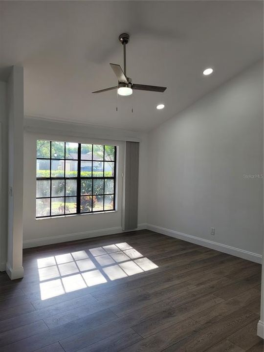 Active With Contract: $3,200 (4 beds, 2 baths, 1644 Square Feet)