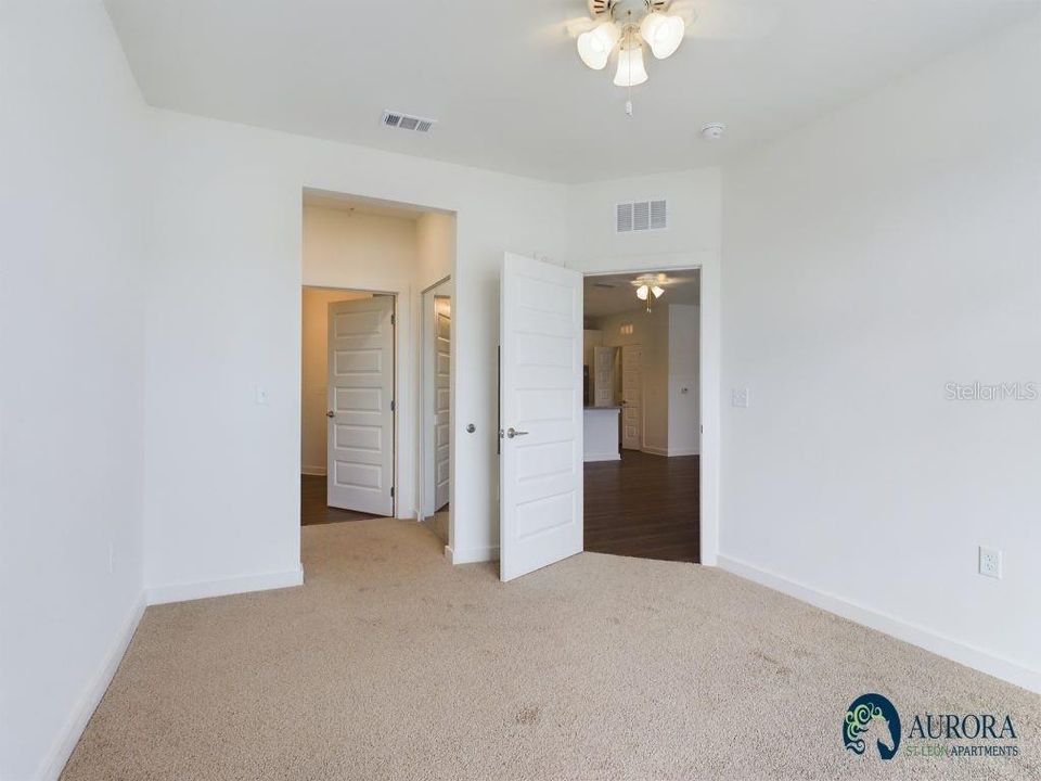 Recently Rented: $1,873 (1 beds, 1 baths, 809 Square Feet)