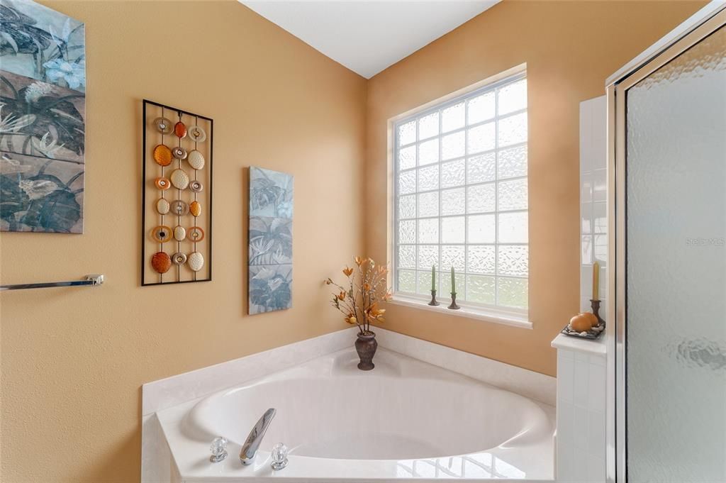 Недавно продано: $327,900 (3 спален, 2 ванн, 1674 Квадратных фут)