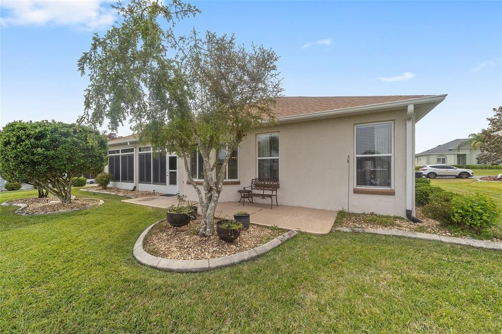 Active With Contract: $327,900 (3 beds, 2 baths, 1674 Square Feet)
