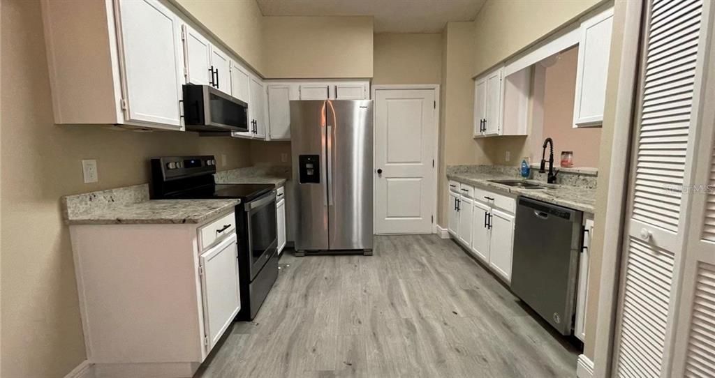 Recently Rented: $2,600 (3 beds, 2 baths, 1353 Square Feet)