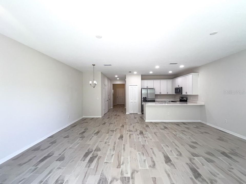 For Rent: $2,250 (3 beds, 2 baths, 1756 Square Feet)