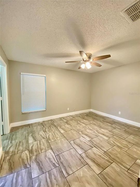 Recently Rented: $1,950 (4 beds, 2 baths, 1350 Square Feet)