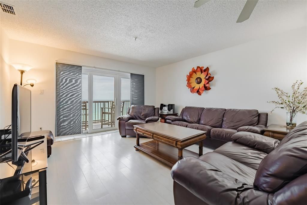 Active With Contract: $847,000 (2 beds, 2 baths, 1200 Square Feet)
