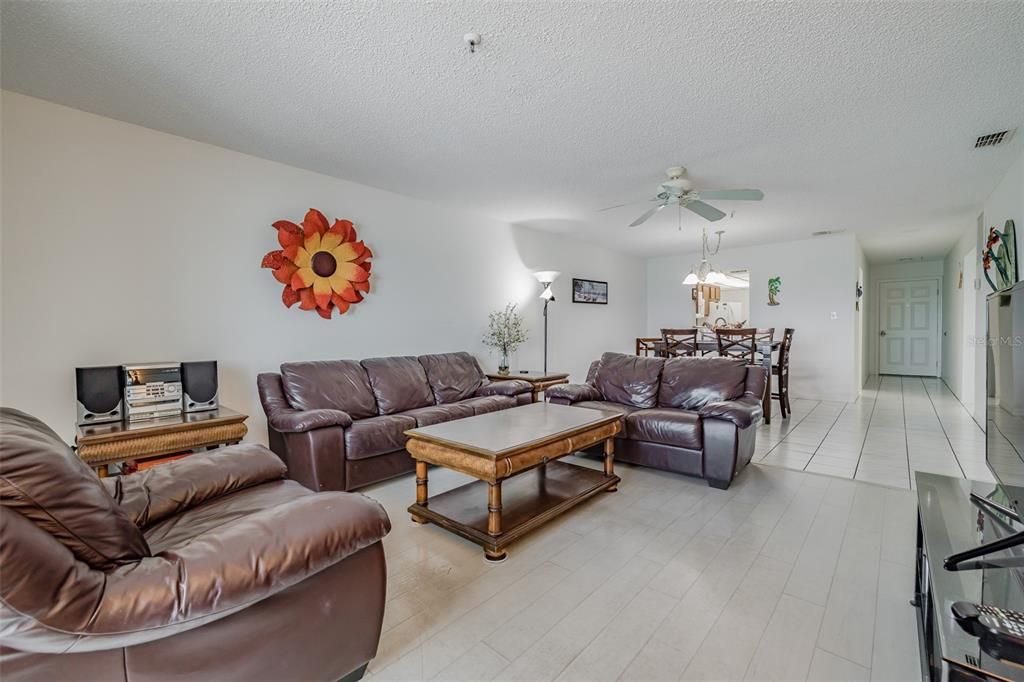 Active With Contract: $847,000 (2 beds, 2 baths, 1200 Square Feet)