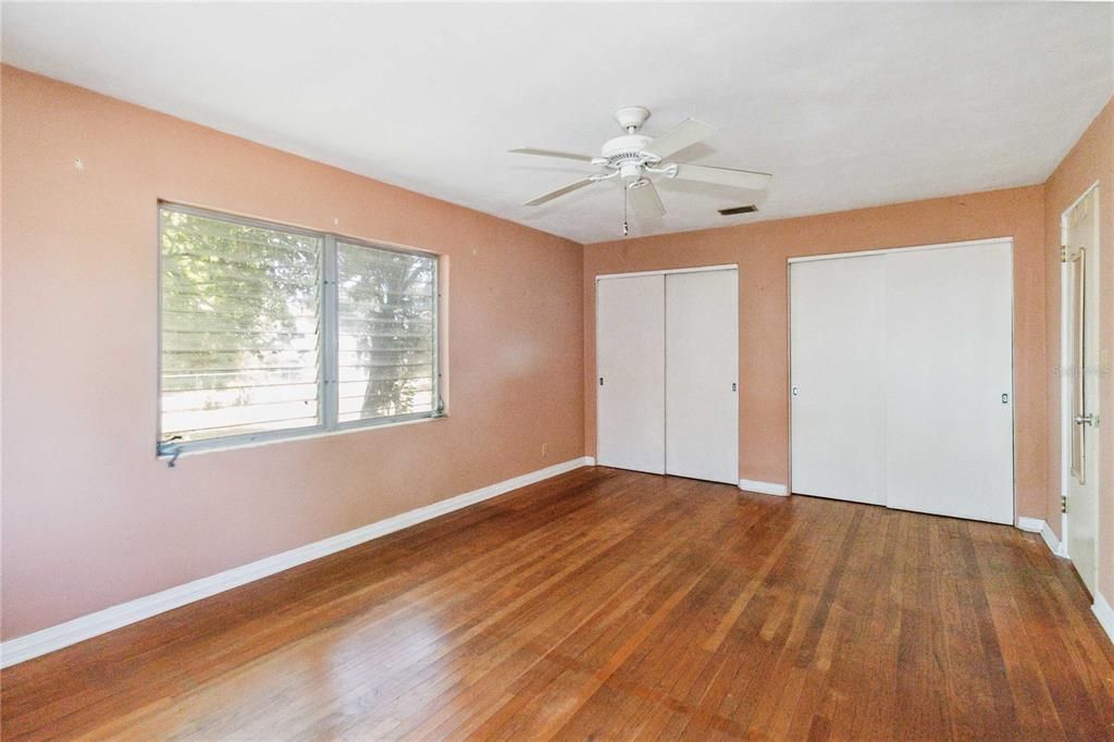 Recently Sold: $260,000 (2 beds, 1 baths, 1344 Square Feet)