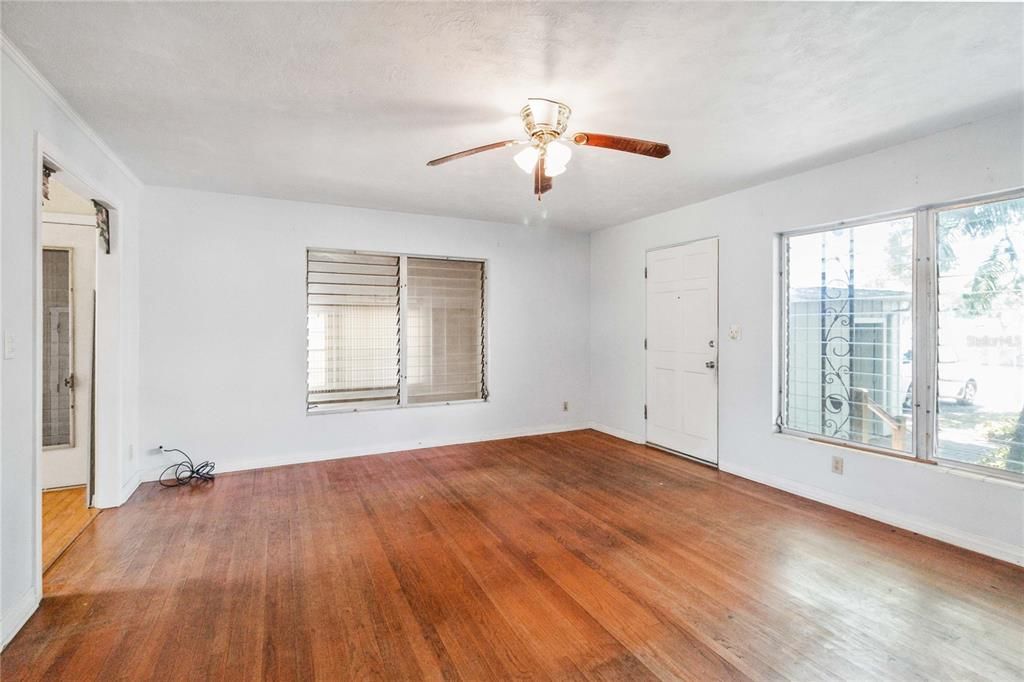 Recently Sold: $260,000 (2 beds, 1 baths, 1344 Square Feet)