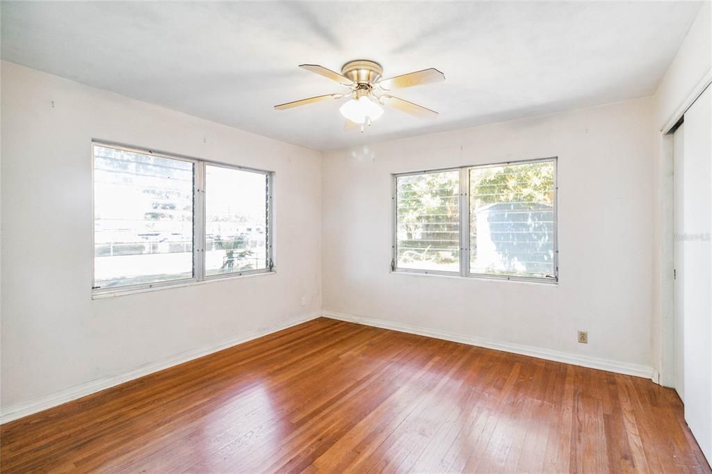 Active With Contract: $260,000 (2 beds, 1 baths, 1344 Square Feet)
