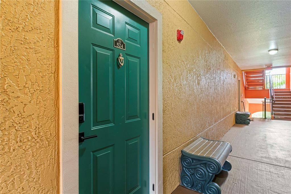 For Sale: $297,500 (1 beds, 1 baths, 864 Square Feet)