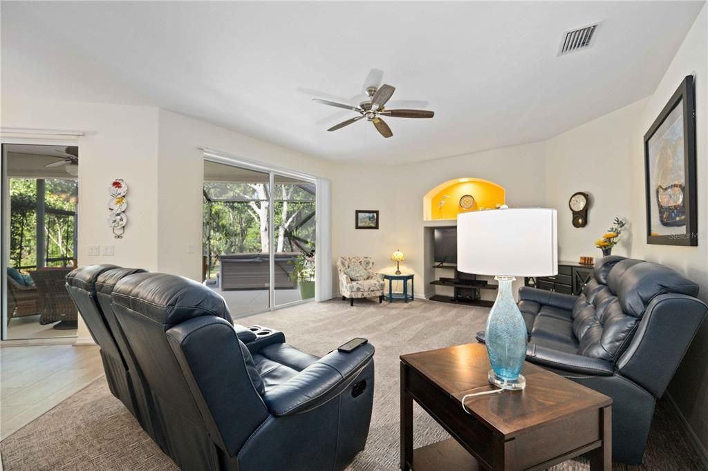 Active With Contract: $379,900 (3 beds, 2 baths, 1661 Square Feet)