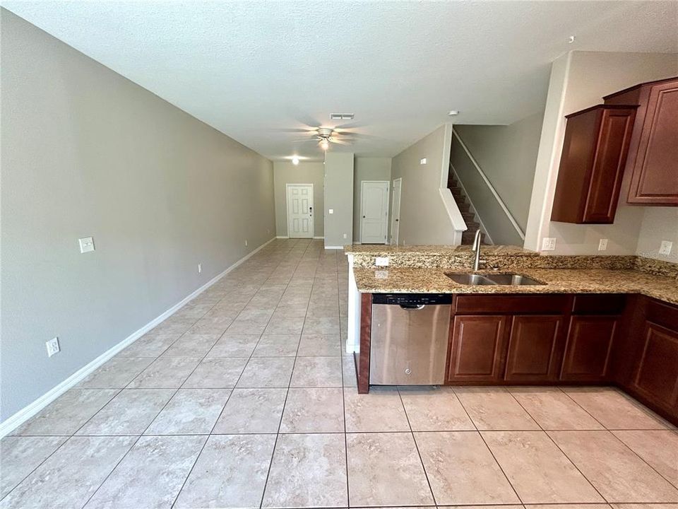 Recently Rented: $1,995 (2 beds, 2 baths, 1578 Square Feet)