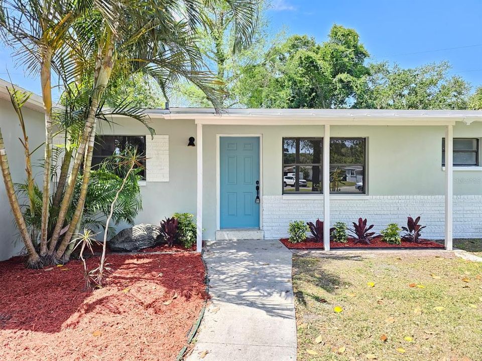 Active With Contract: $350,000 (4 beds, 2 baths, 1835 Square Feet)