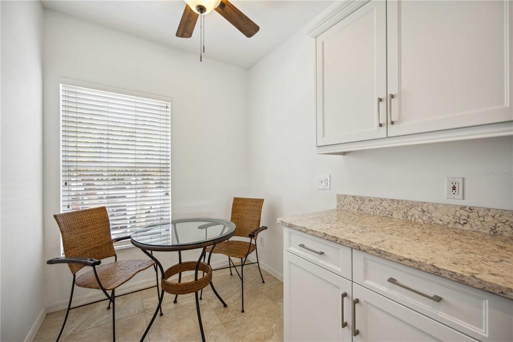 For Sale: $299,900 (3 beds, 2 baths, 1207 Square Feet)
