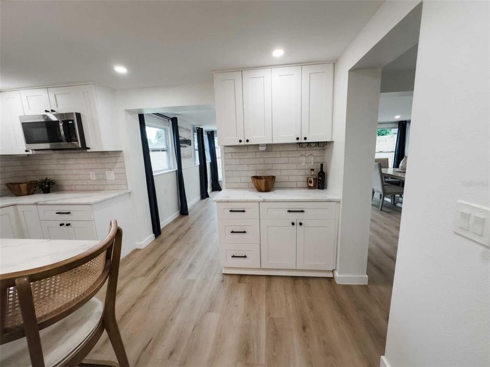 Active With Contract: $449,000 (2 beds, 1 baths, 1274 Square Feet)