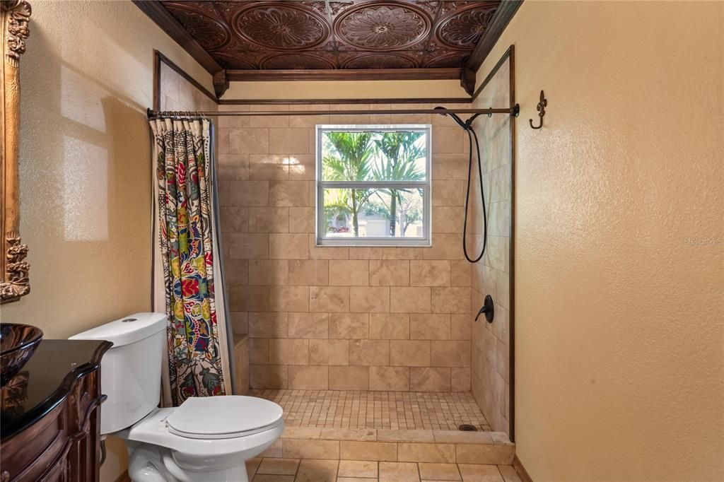 合同活跃: $419,900 (3 贝兹, 2 浴室, 1500 平方英尺)