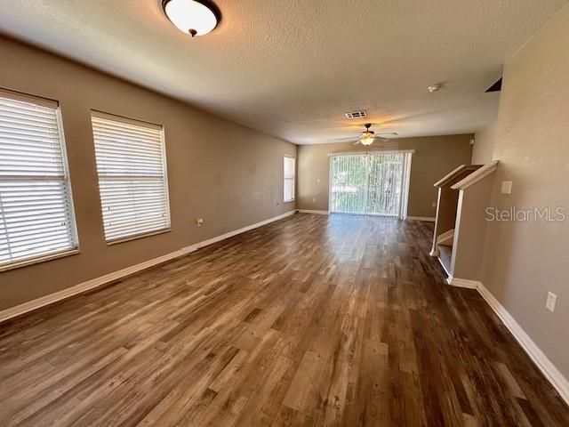 Active With Contract: $1,950 (3 beds, 2 baths, 1477 Square Feet)