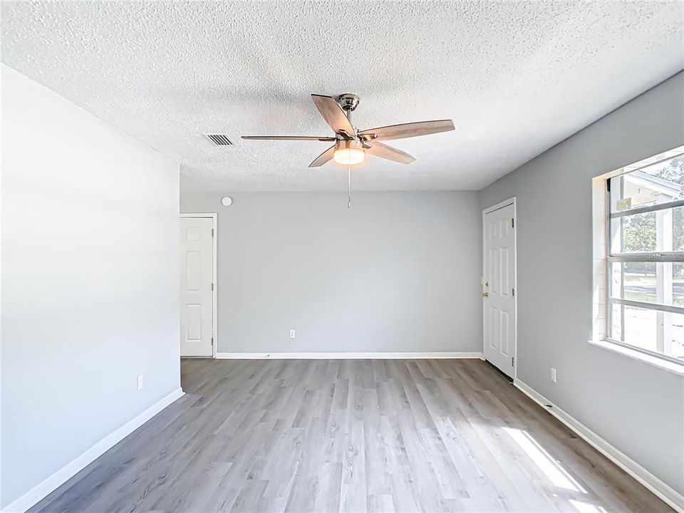For Sale: $239,900 (3 beds, 1 baths, 1284 Square Feet)