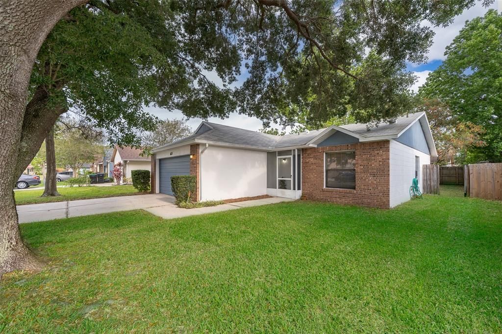 Active With Contract: $339,900 (3 beds, 2 baths, 1218 Square Feet)