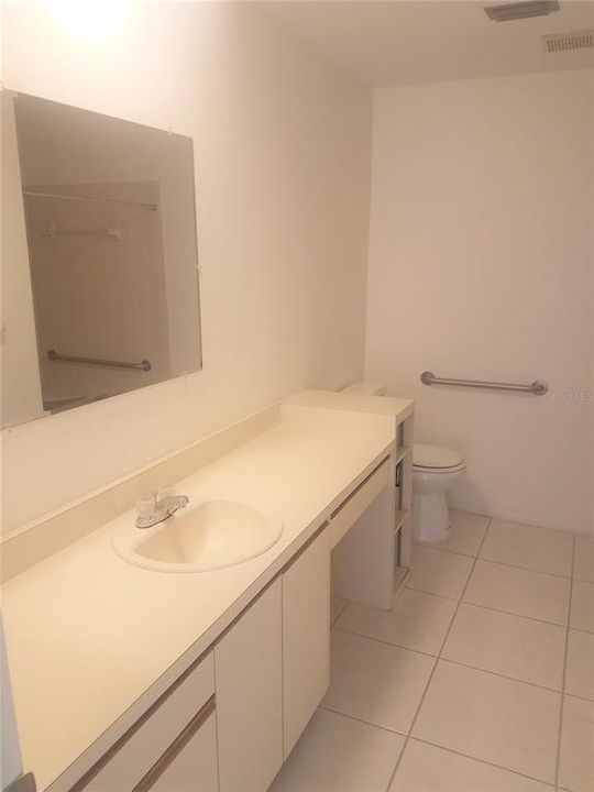 Active With Contract: $1,850 (2 beds, 2 baths, 1356 Square Feet)