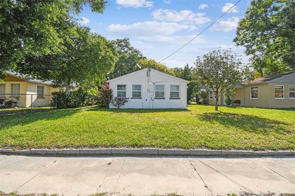 For Sale: $235,000 (3 beds, 1 baths, 1300 Square Feet)