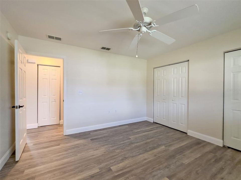 For Sale: $324,900 (2 beds, 2 baths, 1684 Square Feet)