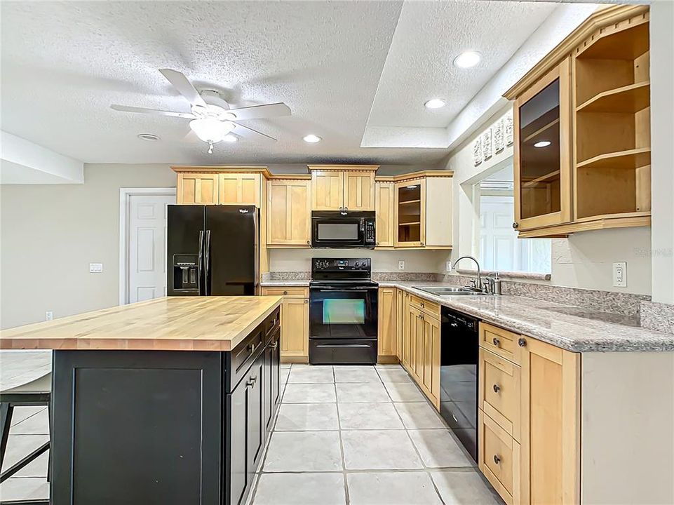 For Sale: $339,900 (3 beds, 2 baths, 1495 Square Feet)