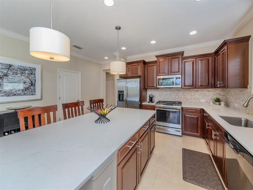 For Sale: $479,900 (2 beds, 2 baths, 1437 Square Feet)