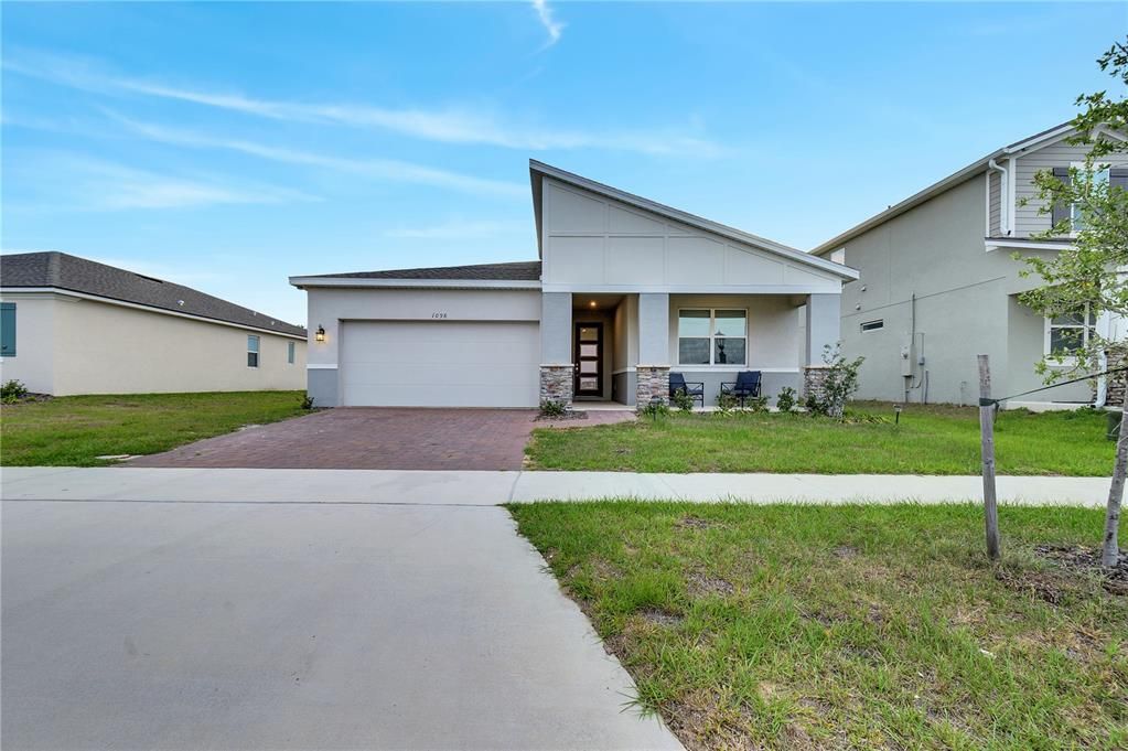 Active With Contract: $2,900 (4 beds, 3 baths, 2050 Square Feet)