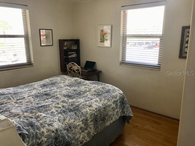 For Sale: $460,000 (1 beds, 1 baths, 495 Square Feet)