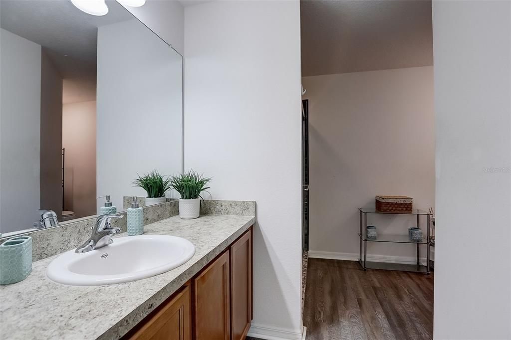 Active With Contract: $335,000 (3 beds, 2 baths, 1542 Square Feet)