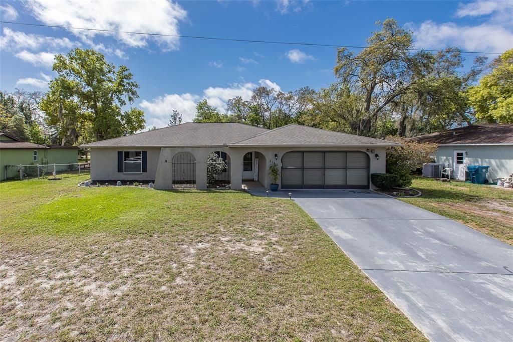 Active With Contract: $299,999 (3 beds, 2 baths, 1911 Square Feet)