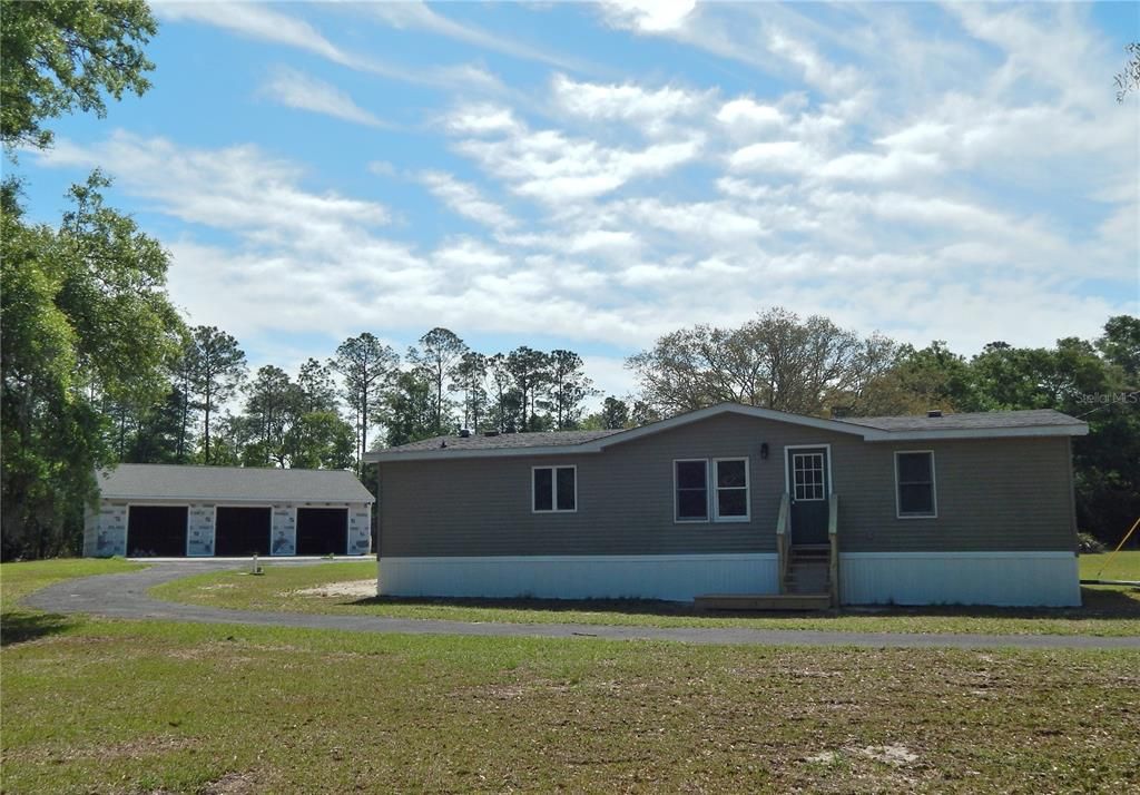 Active With Contract: $274,900 (3 beds, 2 baths, 1440 Square Feet)