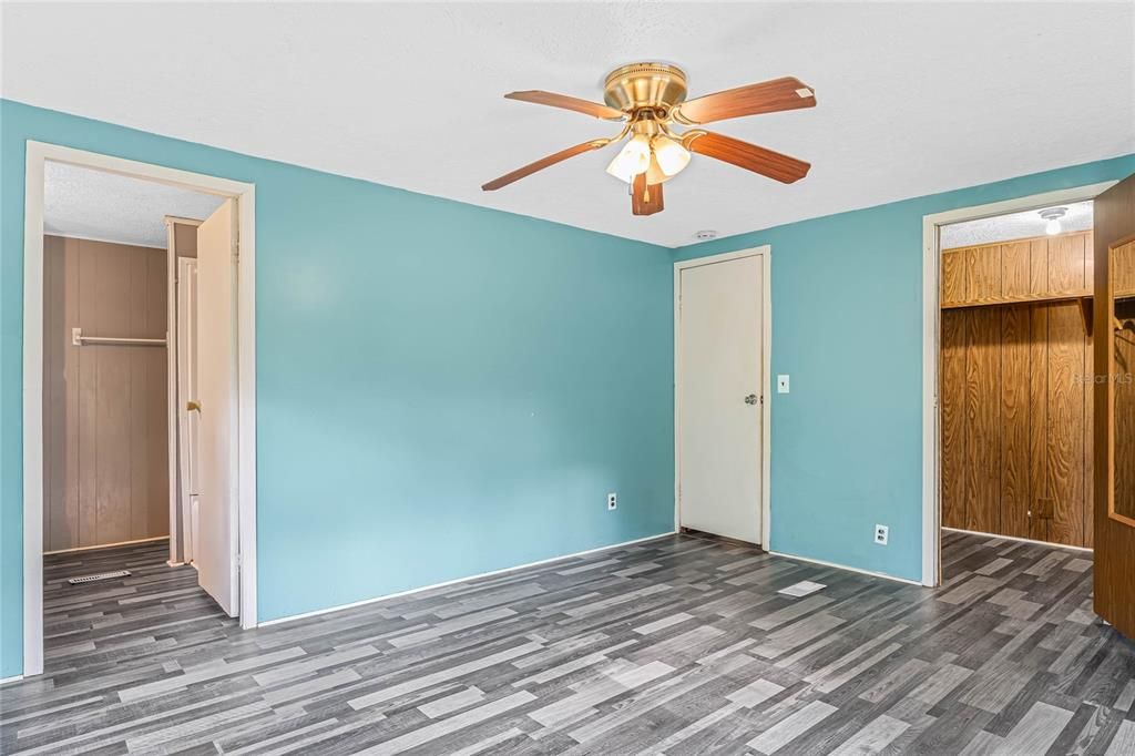 Active With Contract: $285,000 (3 beds, 2 baths, 1440 Square Feet)
