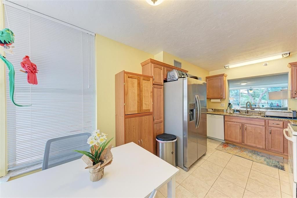 For Sale: $299,900 (2 beds, 2 baths, 1376 Square Feet)